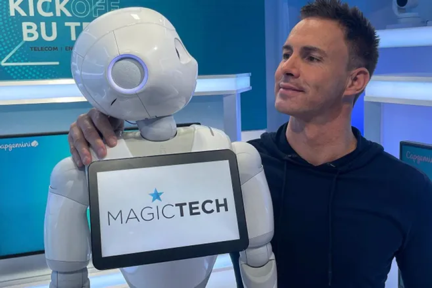 Samuel Gaulay et son robot